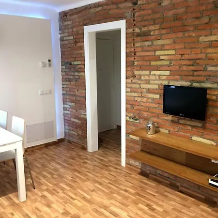 Girona's Ground Floor At The Price! Perfect Familiy Holidays Apartment Girona